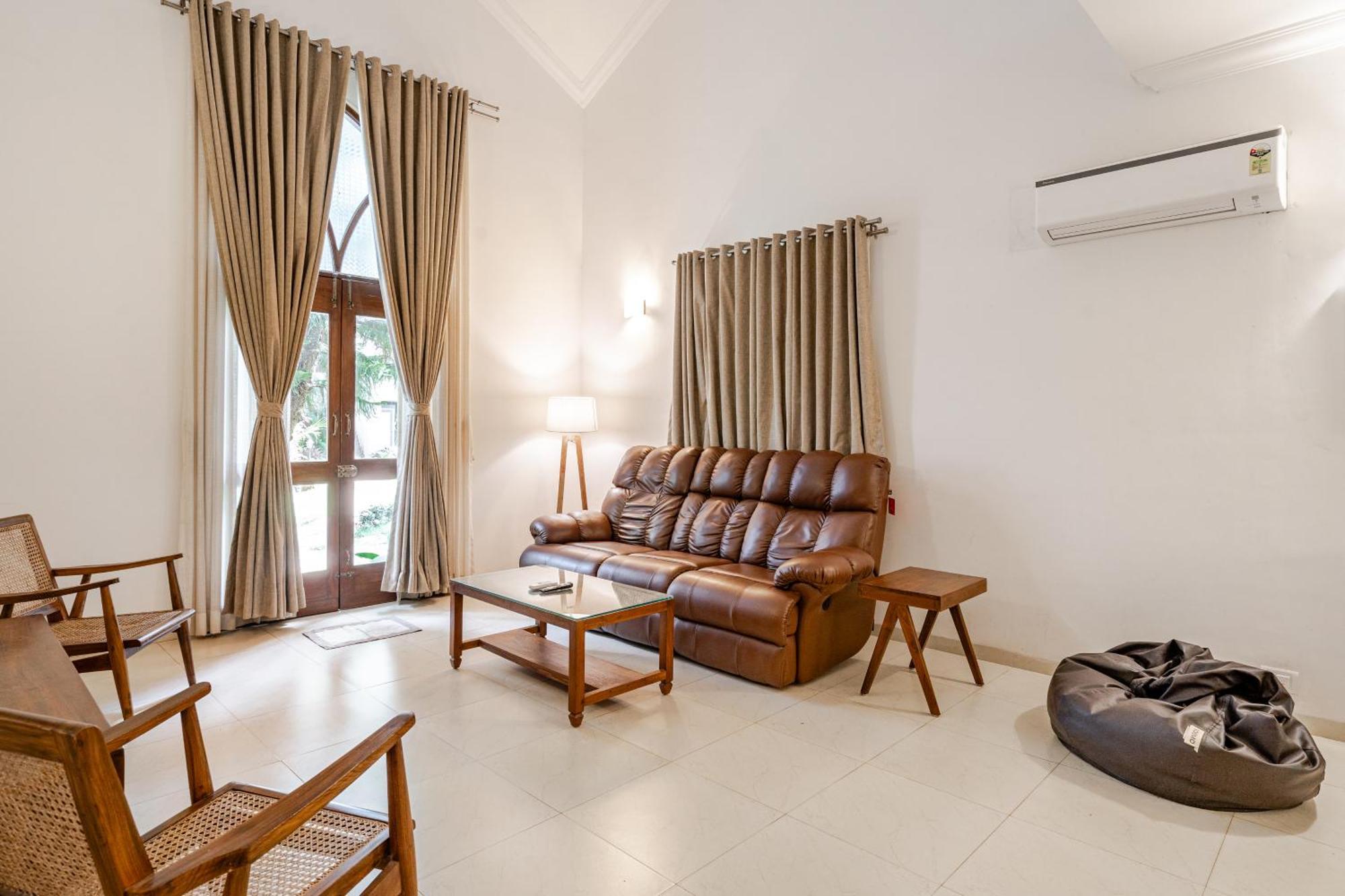 Susegad Suites Goa Arpora Habitación foto